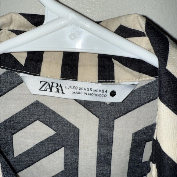 Zara Geometric Print Button Down Blouse XS Black Cream - Picture 4 of 6